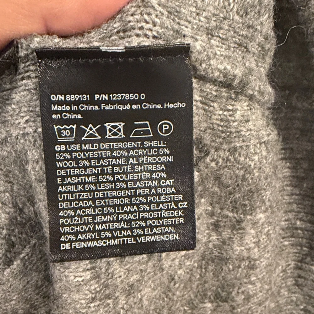 H&M XL grey sweater - Picture 3 of 4